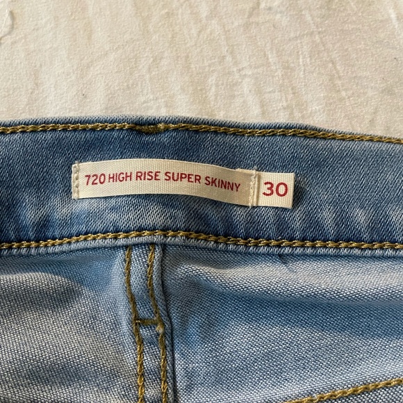 LEVI jeans, size 30. Skinny jeans. Barely worn. - Picture 2 of 3
